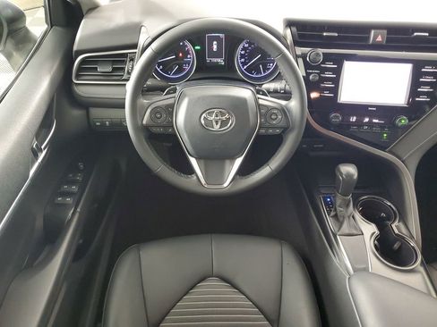 Used 2020 Toyota Camry SE image 14