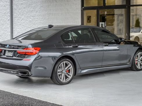 Used 2019 BMW 740i w/ M Sport Package RWD image 9