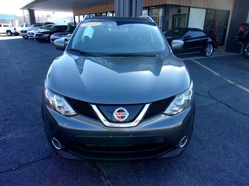 Used 2018 Nissan Rogue Sport SV w/ SV Technology Package image 3