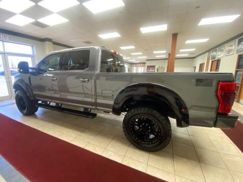 Used 2021 Ford F250 Lariat image 3