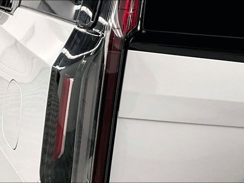 Used 2022 Cadillac Escalade ESV Sport Platinum image 34