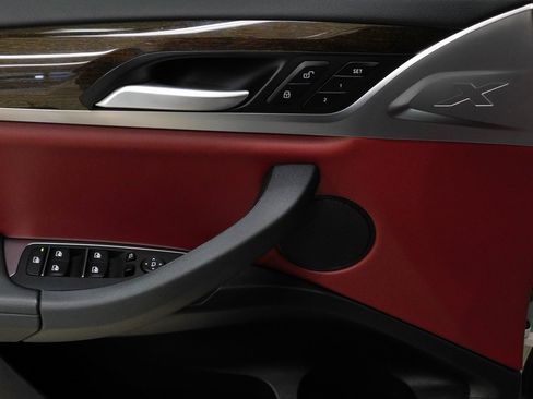 Used 2023 BMW X4 xDrive30i image 26