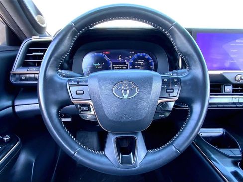 Used 2024 Toyota Crown AWD/4WD image 6