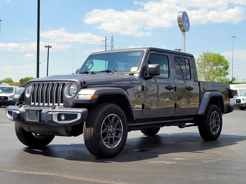 Used 2023 Jeep Gladiator Overland AWD/4WD image 7