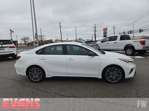 Used 2023 Kia Forte GT image 2