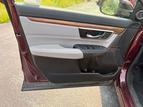Used 2019 Honda CR-V Touring image 11