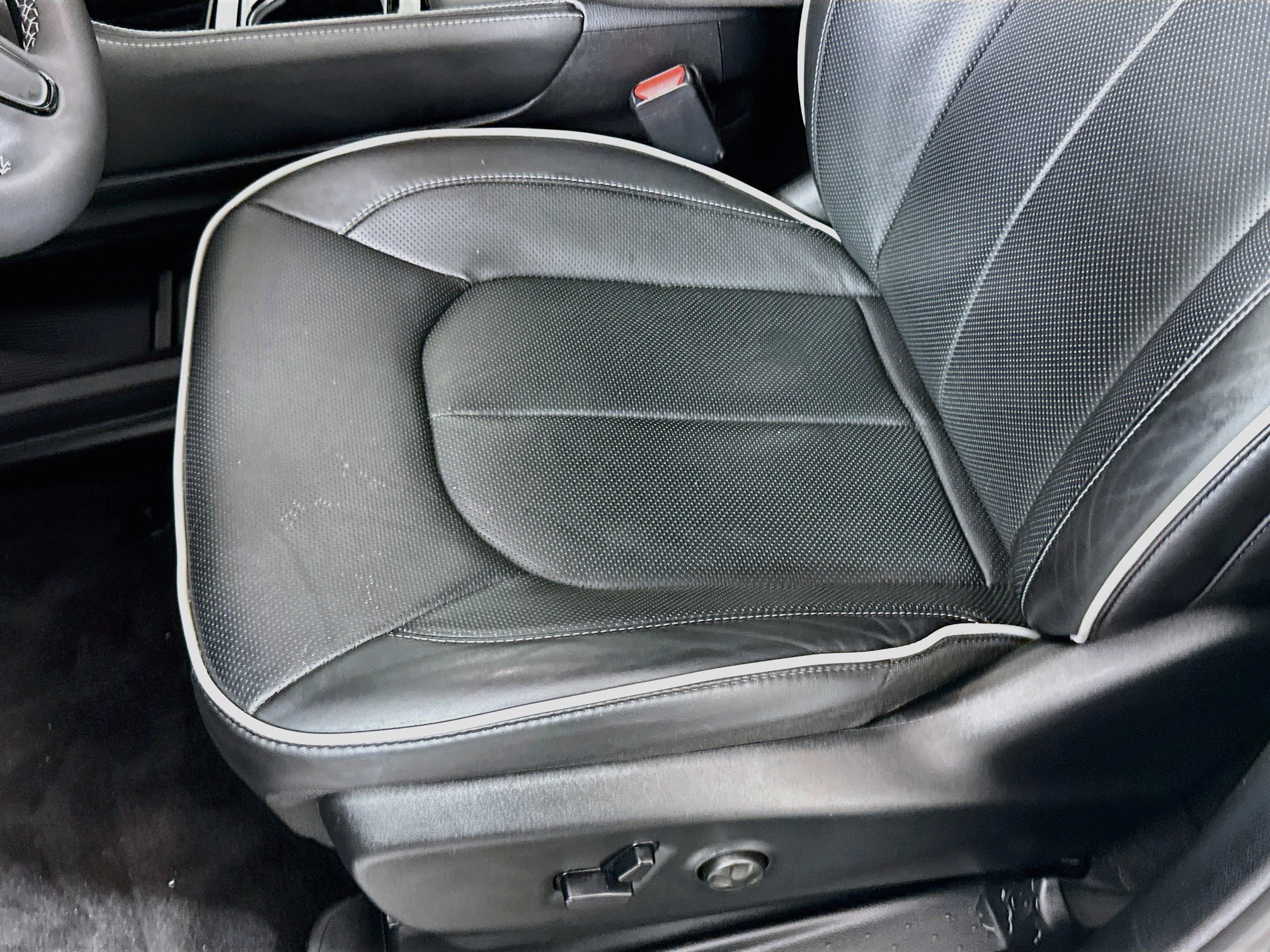 Used 2026 Chrysler Pacifica Limited w/ S Appearance Package FWD image 21