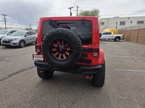 Used 2015 Jeep Wrangler Unlimited Rubicon image 2