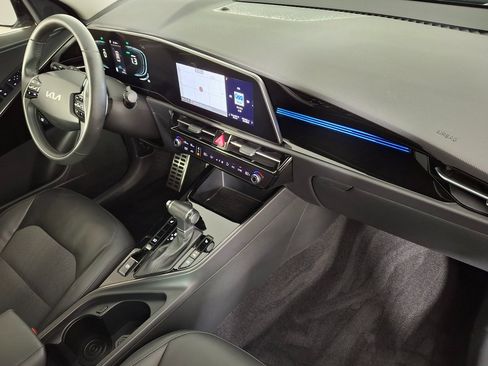 Used 2023 Kia Niro EX Touring image 29