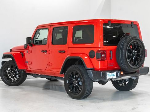 Used 2025 Jeep Wrangler Unlimited Sahara w/ Safety Group AWD/4WD image 27