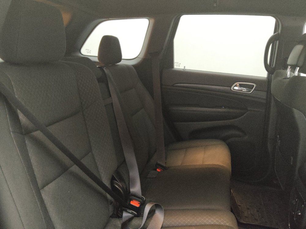 Used 2019 Jeep Grand Cherokee Laredo RWD image 19