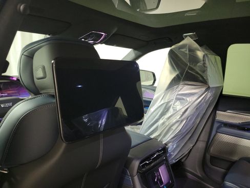 New 2025 Cadillac Escalade IQ Sport 2 image 15