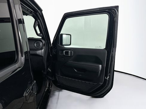 Used 2023 Jeep Wrangler Sahara w/ Dual Top Group image 31