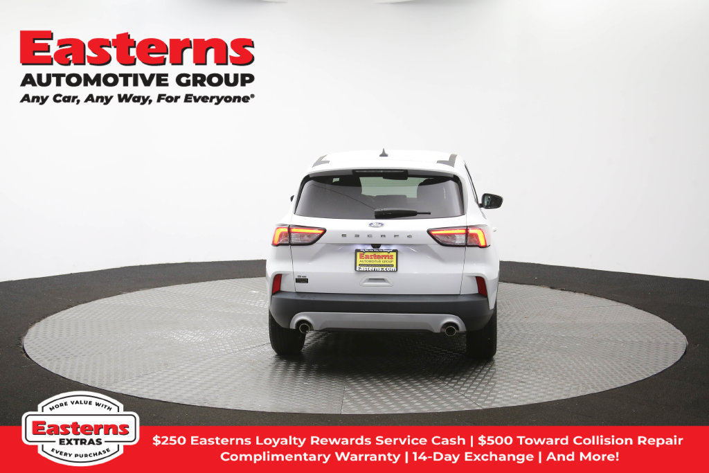 Used 2022 Ford Escape SE FWD image 37
