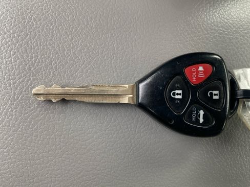 Used 2013 Toyota Corolla LE image 40