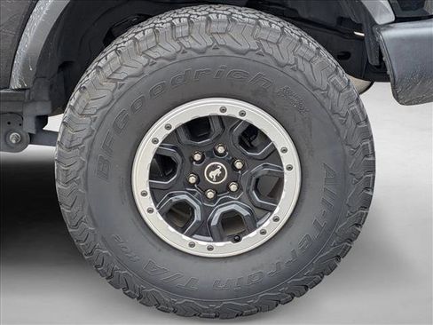 Used 2023 Ford Bronco 2-Door w/ Sasquatch Package AWD/4WD image 6