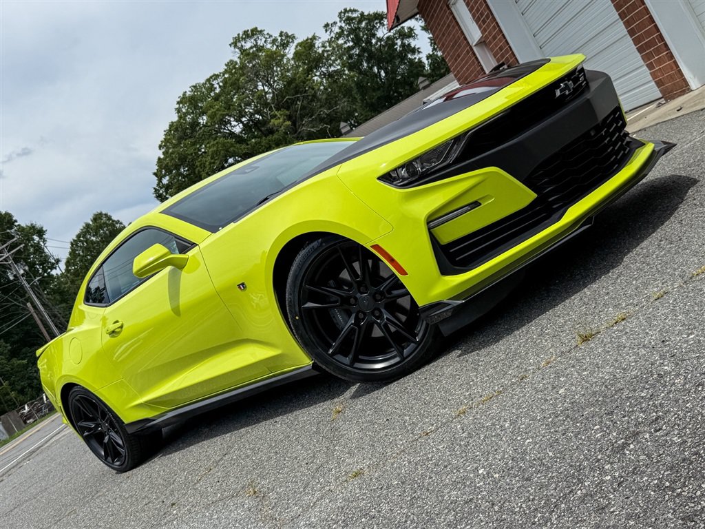 Used 2021 Chevrolet Camaro SS RWD image 32