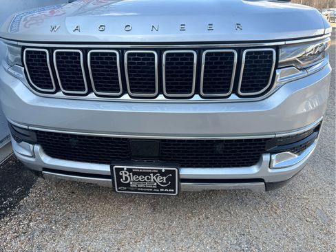 Used 2024 Jeep Wagoneer Series III AWD/4WD image 10