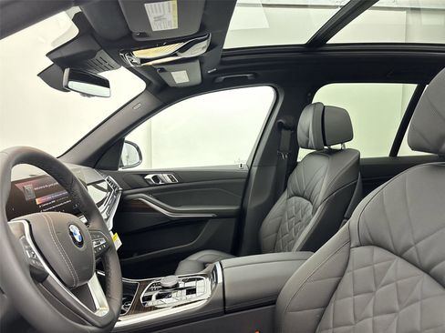 New 2026 BMW X5 xDrive40i w/ Climate Comfort Package image 24