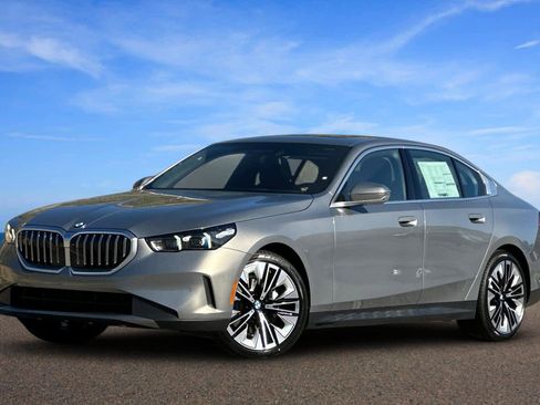 New 2026 BMW 530i RWD image 1