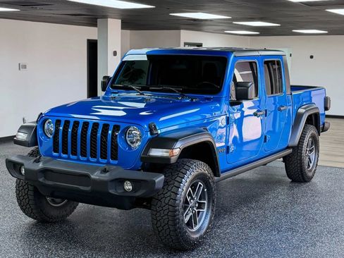 Used 2020 Jeep Gladiator Sport w/ Quick Order Package 24S image 2
