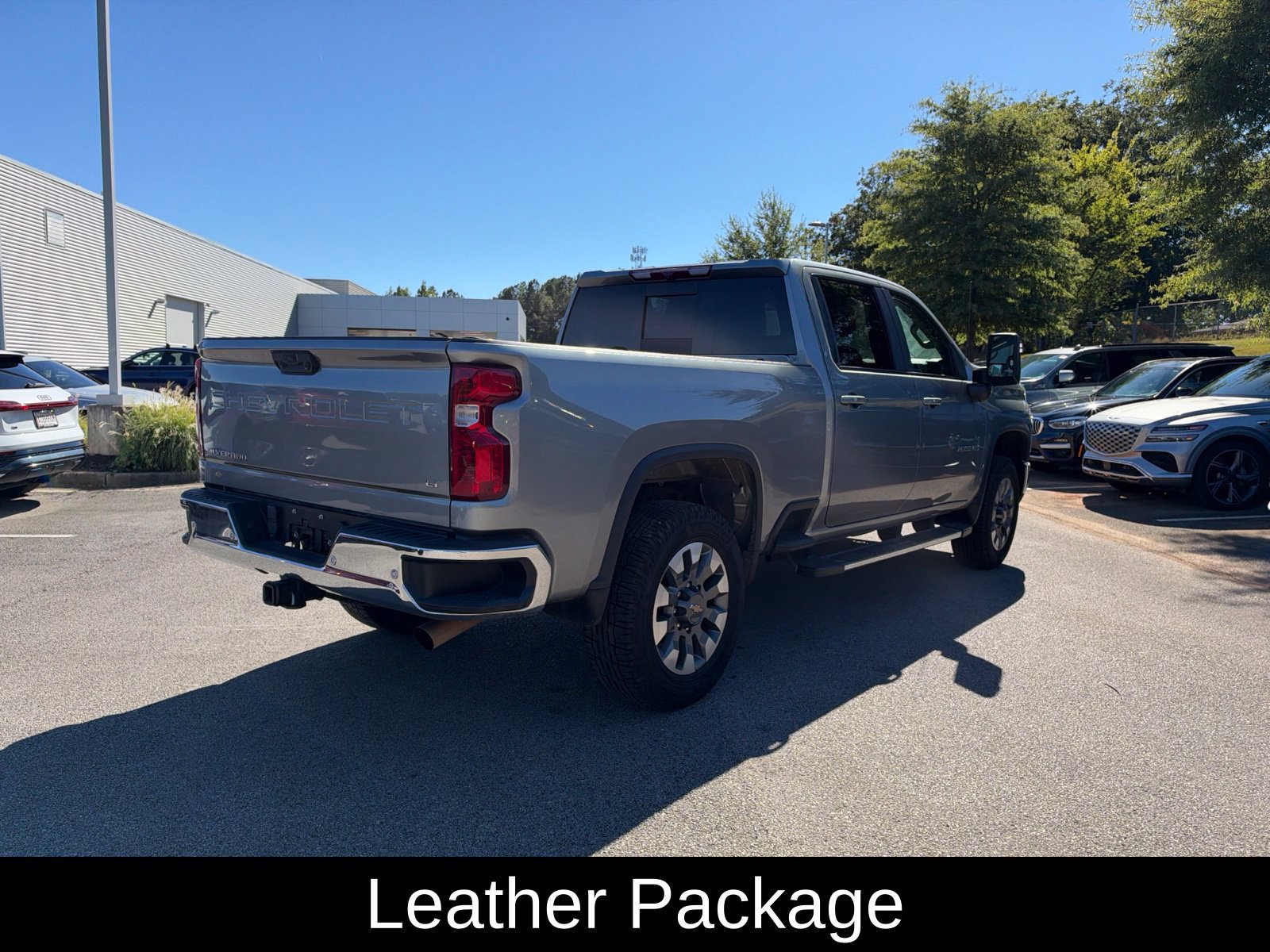 Used 2024 Chevrolet Silverado 2500 LT AWD/4WD image 5
