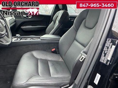 Used 2025 Volvo XC60 B5 Plus image 13