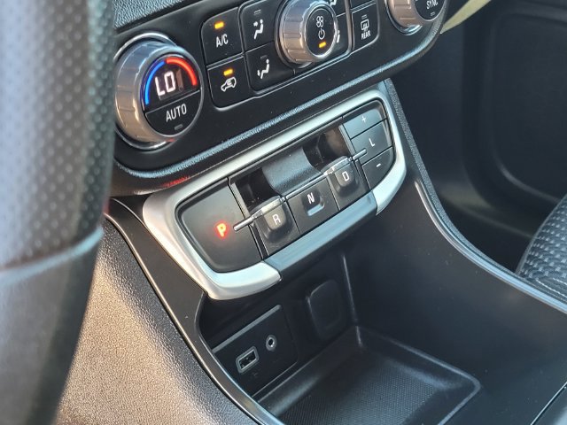 Certified 2024 GMC Terrain SLE w/ Driver Convenience Package FWD image 18