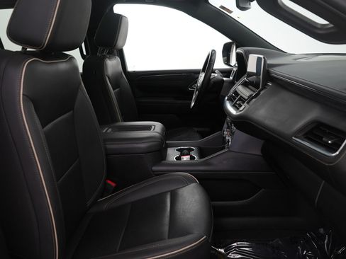 Used 2023 GMC Yukon SLT image 11