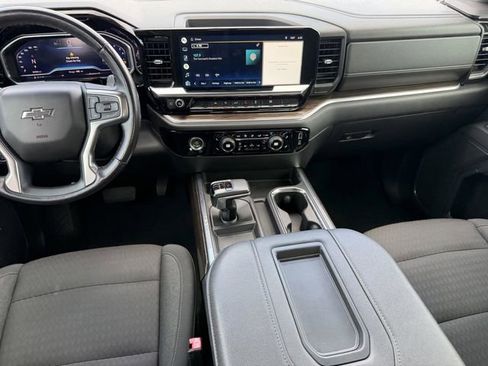 Certified 2022 Chevrolet Silverado 1500 RST image 18