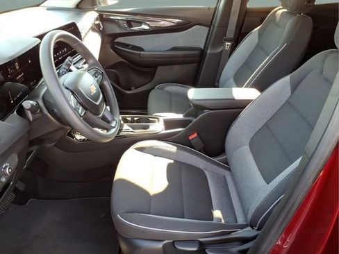 Used 2024 Chevrolet TrailBlazer LT AWD/4WD image 11