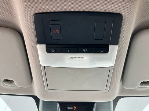 Used 2025 Nissan Rogue SV image 17