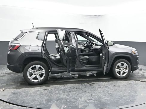 Used 2024 Jeep Compass Latitude image 58
