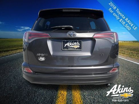 Used 2018 Toyota RAV4 LE image 6