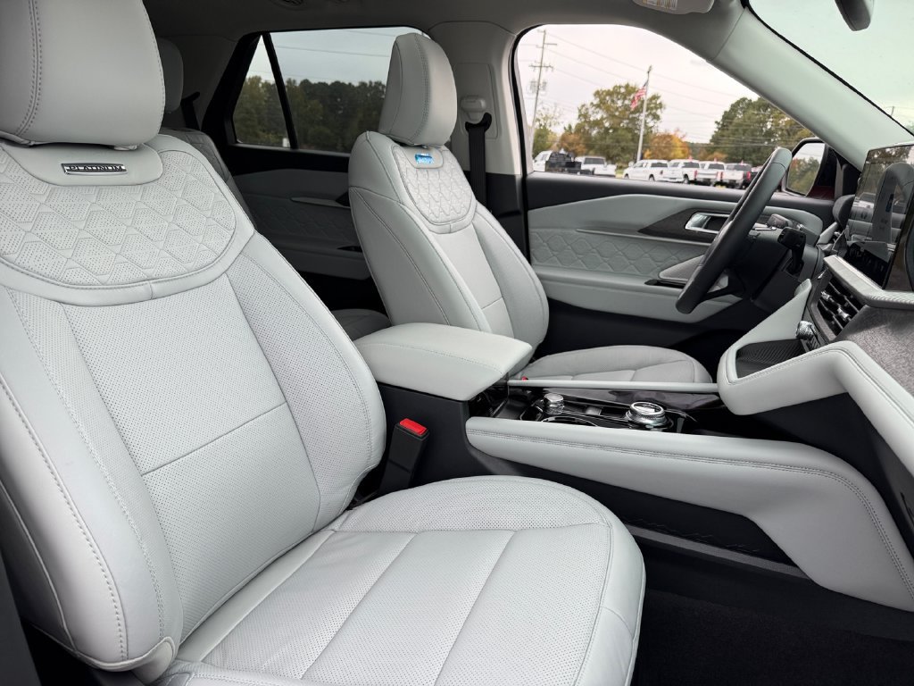 New 2026 Ford Explorer Platinum w/ LUX Leather Package AWD/4WD image 20