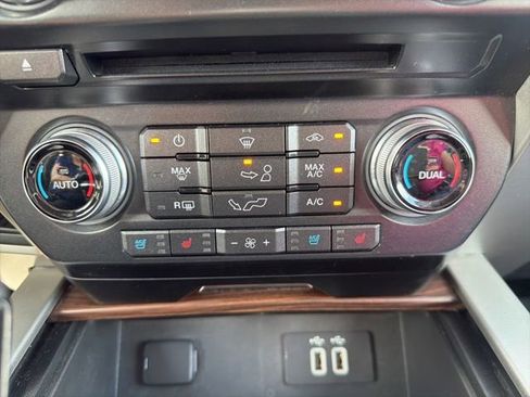 Used 2016 Ford F150 Lariat w/ Equipment Group 502A Luxury AWD/4WD image 26