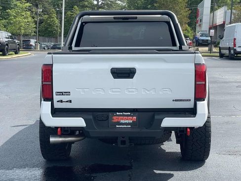 New 2025 Toyota Tacoma TRD Off-Road AWD/4WD image 4