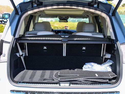 New 2026 Mercedes-Benz GLS 580 4MATIC image 26