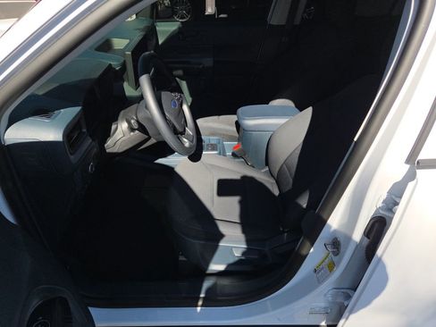 Used 2025 Ford Maverick XL w/ 4K Tow Package image 3