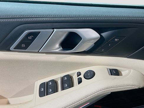 Used 2019 BMW X5 xDrive40i w/ Convenience Package image 14