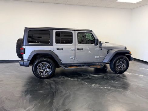 Used 2018 Jeep Wrangler Unlimited Sport S AWD/4WD image 22