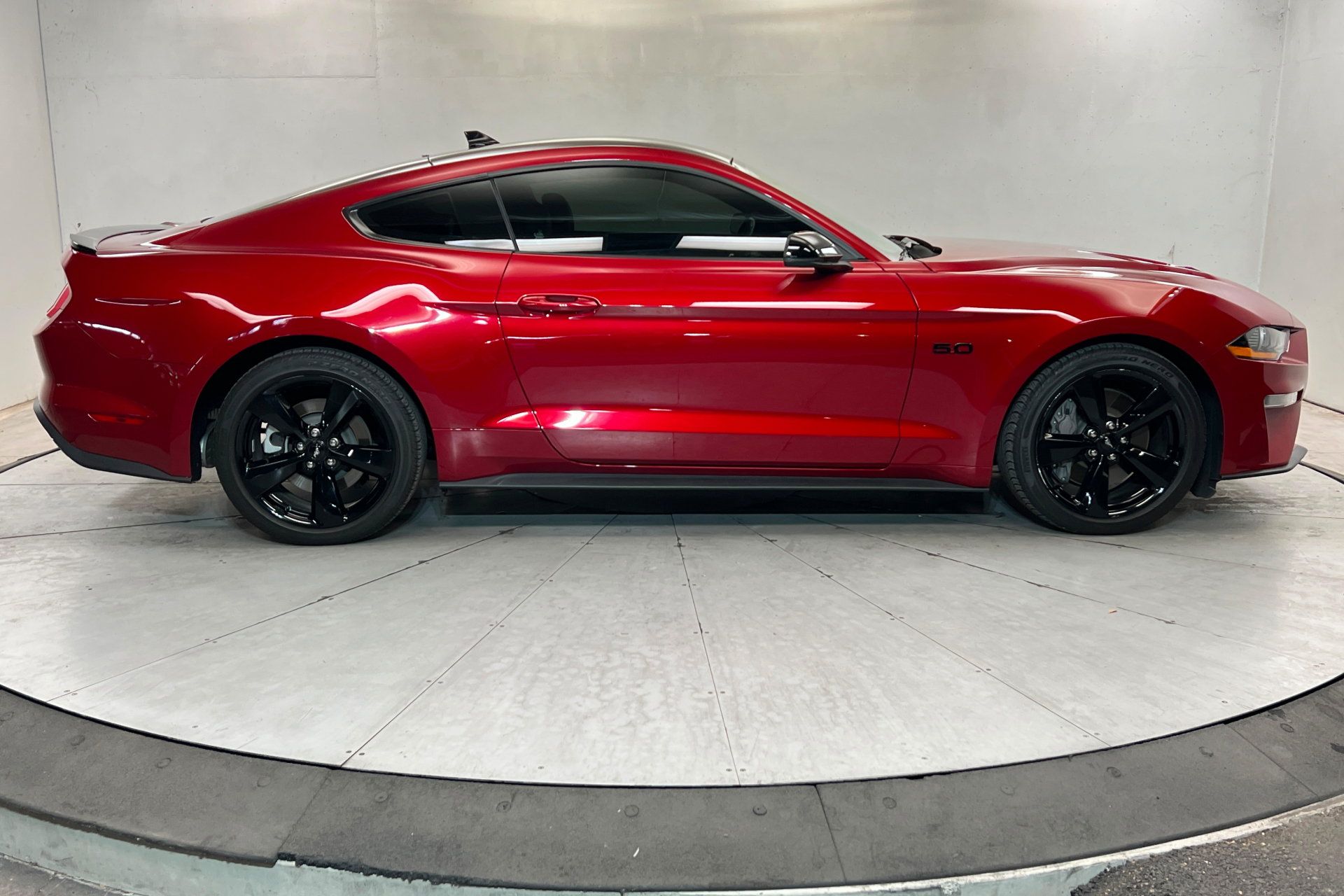 Used 2022 Ford Mustang GT Premium w/ Equipment Group 401A RWD image 6
