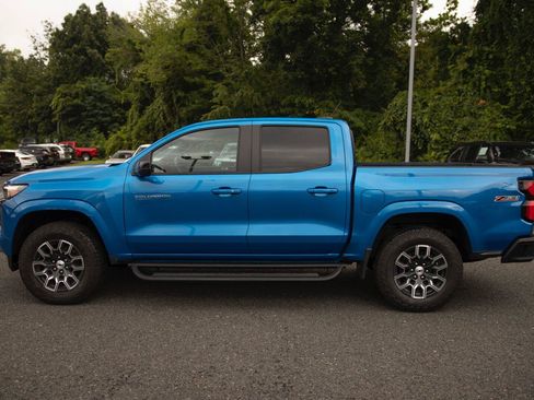 Used 2024 Chevrolet Colorado Z71 AWD/4WD image 16