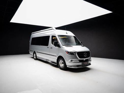 Used 2021 Mercedes-Benz Sprinter 3500 image 98