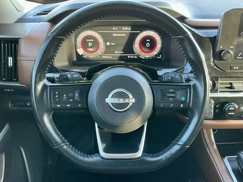 Used 2023 Nissan Pathfinder Platinum w/ Black Appearance Package image 40