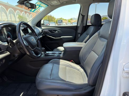 Used 2019 Chevrolet Traverse Premier w/ Driver Confidence II Package FWD image 24