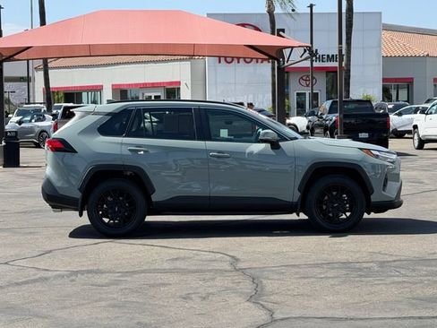 Used 2022 Toyota RAV4 XLE Premium FWD image 4