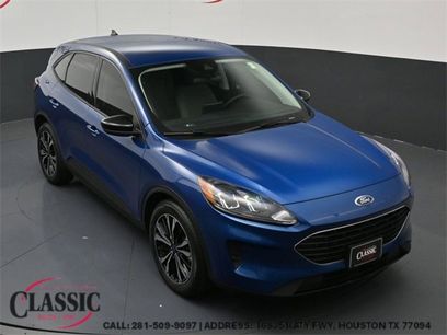 Used 2022 Ford Escape SE w/ SE Sport Appearance Package