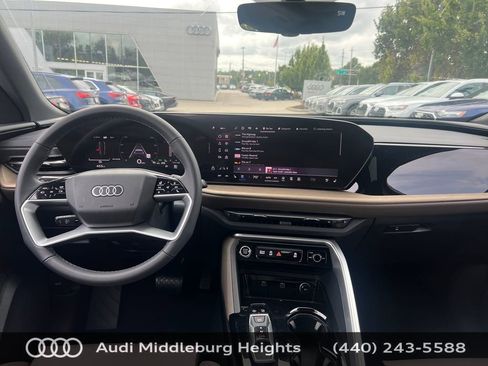 Used 2025 Audi Q5 Premium Plus w/ Premium Plus AWD/4WD image 38