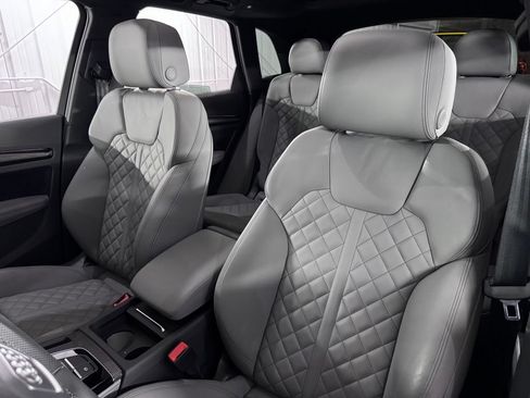 Used 2024 Audi SQ5 Prestige AWD/4WD image 45